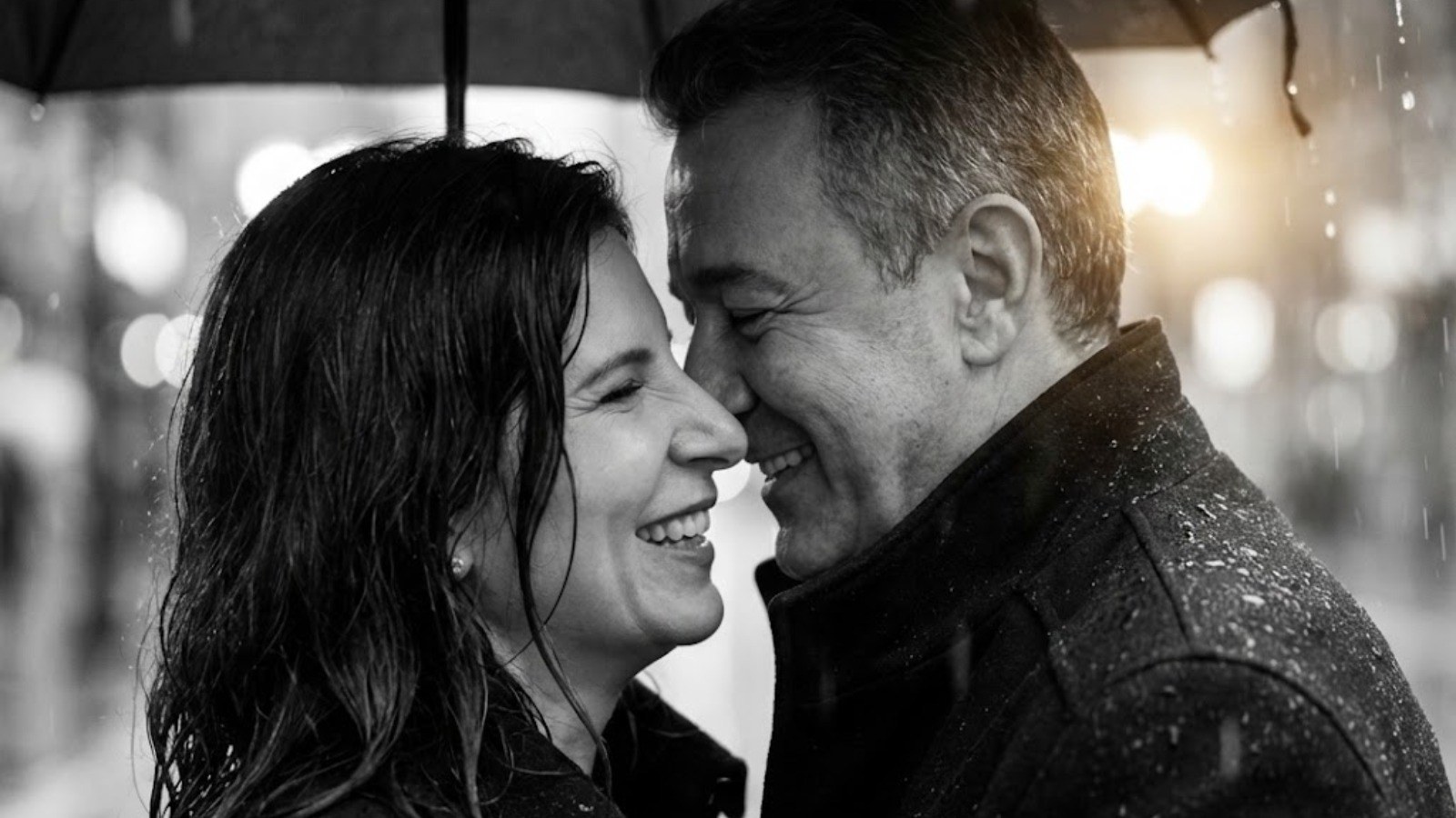 Imagem do prompt Casal_casaldividindoguardachuva_1778670962