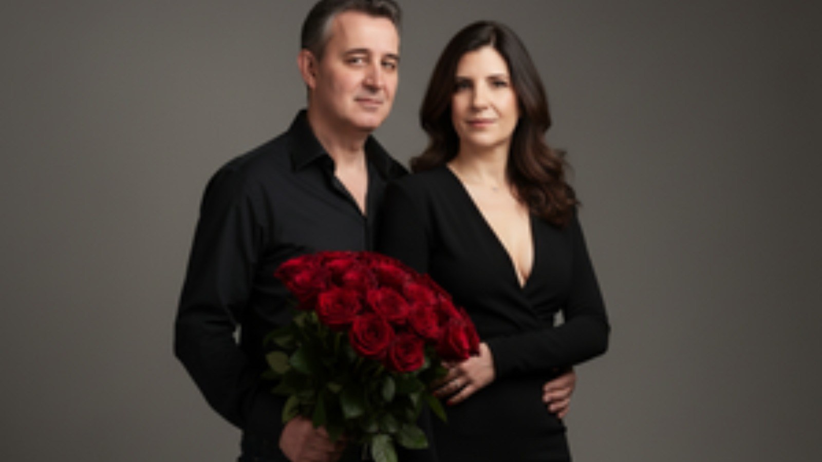 Imagem do prompt Casal_uploaded photos exclusive exact visual_1778671190
